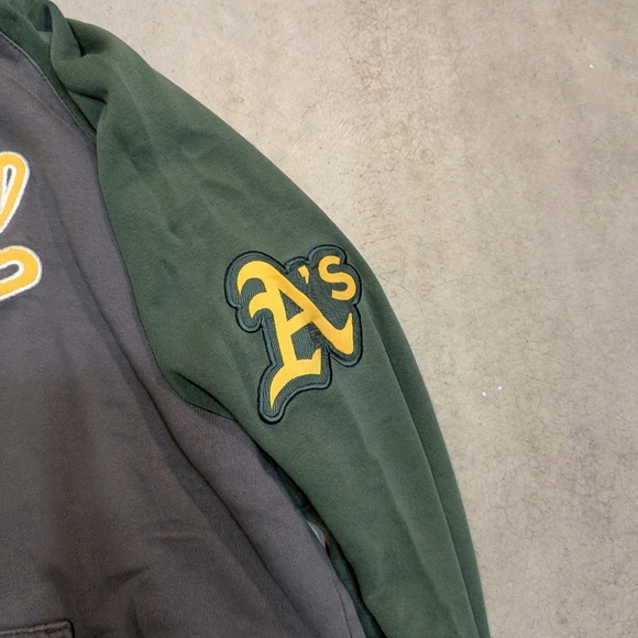 Oakland Athletics Majestic Hoodie Mens L Flaws Patches MLB - Picture 4 of 10